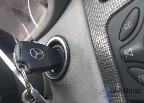 2004 Mercedes-Benz C 230 Kompressor Sport/Sport из США, поврежденный, VIN WDBRF40J94A648506